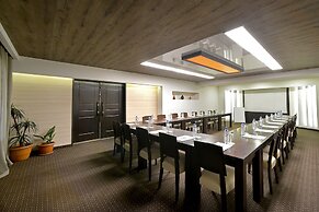 Minotel Barsam Suites