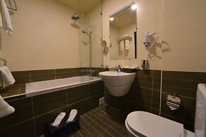 Minotel Barsam Suites