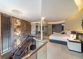 Tribe Hotel