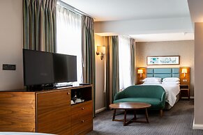 The Lensbury Resort