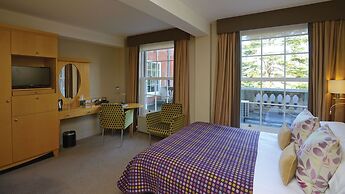 The Lensbury Resort