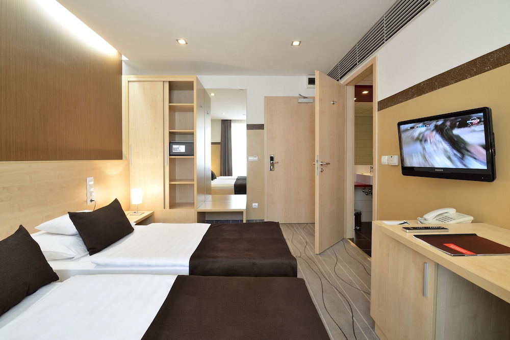 Promenade Hotel by Mellow Mood Hotels
