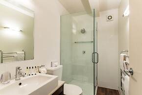 Sea Spray Suites