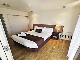 Sea Spray Suites