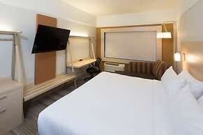 Holiday Inn Express & Suites Chesterfield by IHG