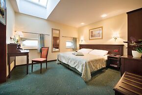 EA Hotel Downtown
