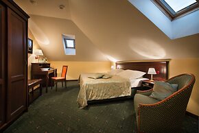 EA Hotel Downtown
