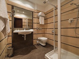 EA Hotel Downtown