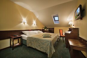 EA Hotel Downtown