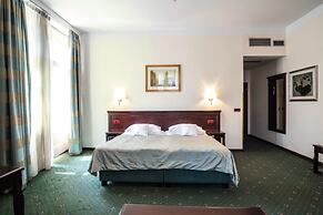 EA Hotel Downtown