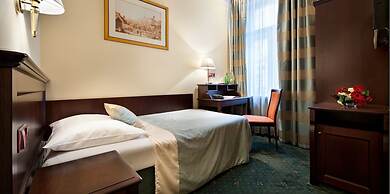 EA Hotel Downtown