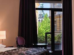 EA Embassy Prague Hotel