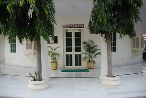 Garden Hotel