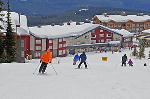 White Crystal Inn