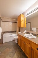 White Crystal Inn