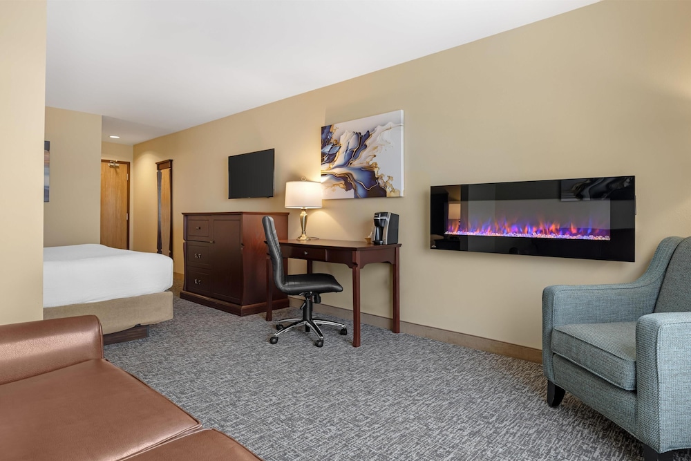Best Western Plus Fredericton Hotel & Suites