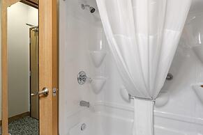 Best Western Plus Fredericton Hotel & Suites