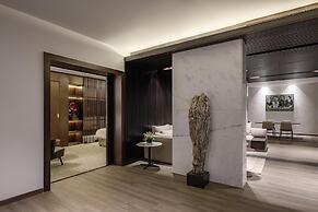 Dusit Thani LakeView Cairo