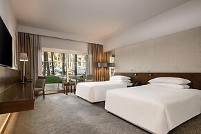 Dusit Thani LakeView Cairo