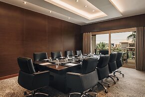 Dusit Thani LakeView Cairo