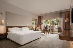 Dusit Thani LakeView Cairo