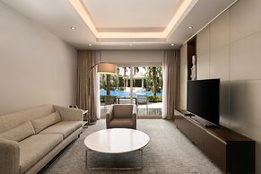 Dusit Thani LakeView Cairo