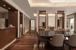 Dusit Thani LakeView Cairo