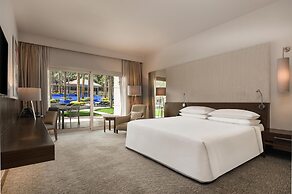 Dusit Thani LakeView Cairo