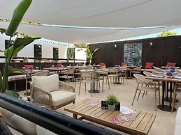 Hotel Zen Airport with Free shuttle