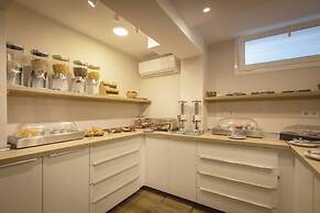 Hotel Zen Airport with Free shuttle
