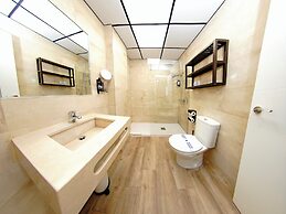 Hotel Zen Airport with Free shuttle