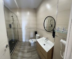 Hotel Zen Airport with Free shuttle