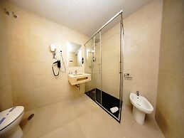 Hotel Zen Airport with Free shuttle