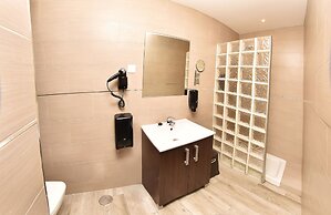 Hotel Zen Airport with Free shuttle
