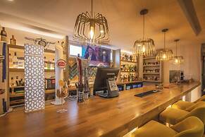 Hotel Zen Airport with Free shuttle