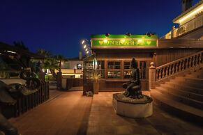 Hotel Zen Airport with Free shuttle