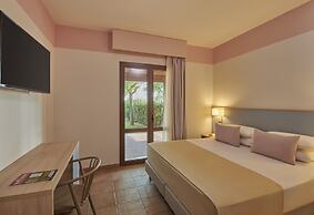 Serenusa Resort