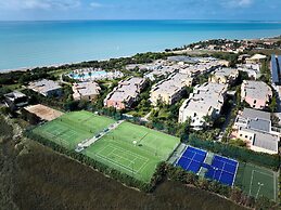 Serenusa Resort