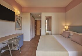 Serenusa Resort