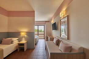 Serenusa Resort