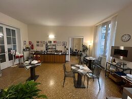 Hotel Cairoli