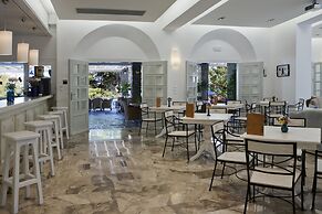 Kamari Hotel