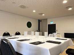 Feel Good Hotel