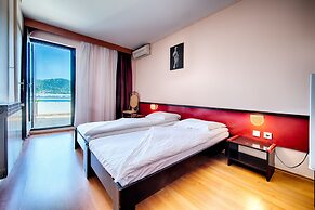 Hotel Issa