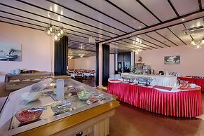 Hotel Issa