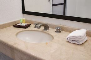 Hotel & Suites Real del Lago