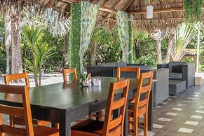 Seis Playas Hotel