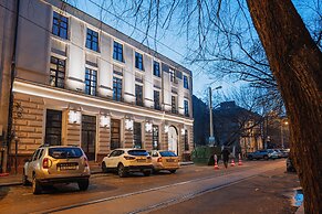 Trianon Hotel