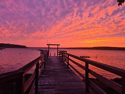 Smuggler's Cove Inn