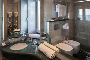 Arc en Ciel Hotel